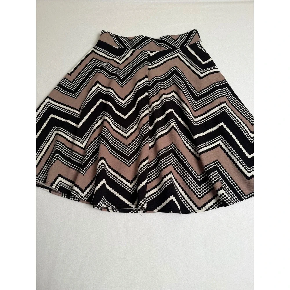 Tiffany & Grey Chevron Zigzag Skater Skirt Black Taupe Geometric Mini Skirt
